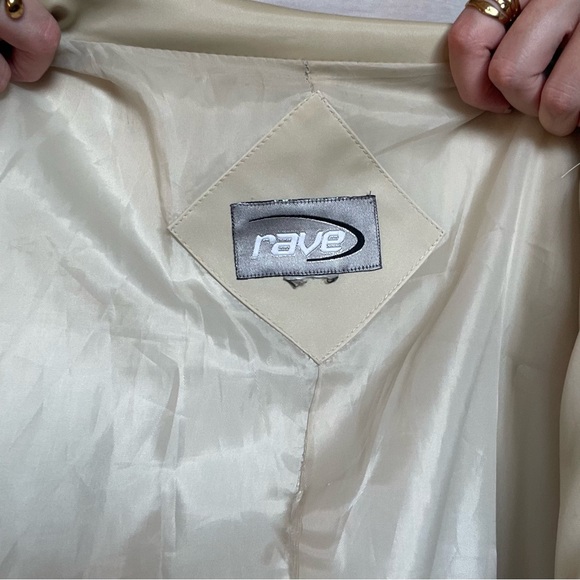 Vintage Trench Coat - Picture 6 of 7